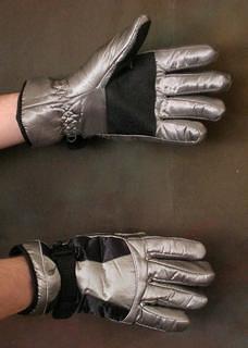 GLOVESSILVER