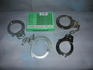 HANDCUFFS 01