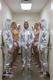 2025-09-24-20-04-00 22